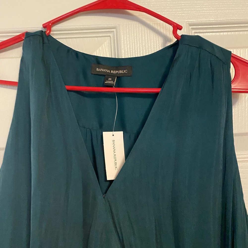 Green Satin New Sleeveless Top